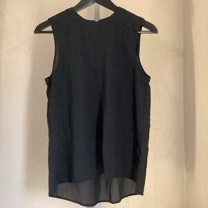 Paper Crane Women’s Top Size Small